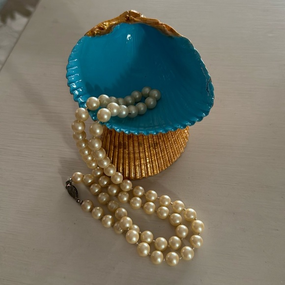 Seashell Jewelry Holder/Trinket Dish - Picture 1 of 4